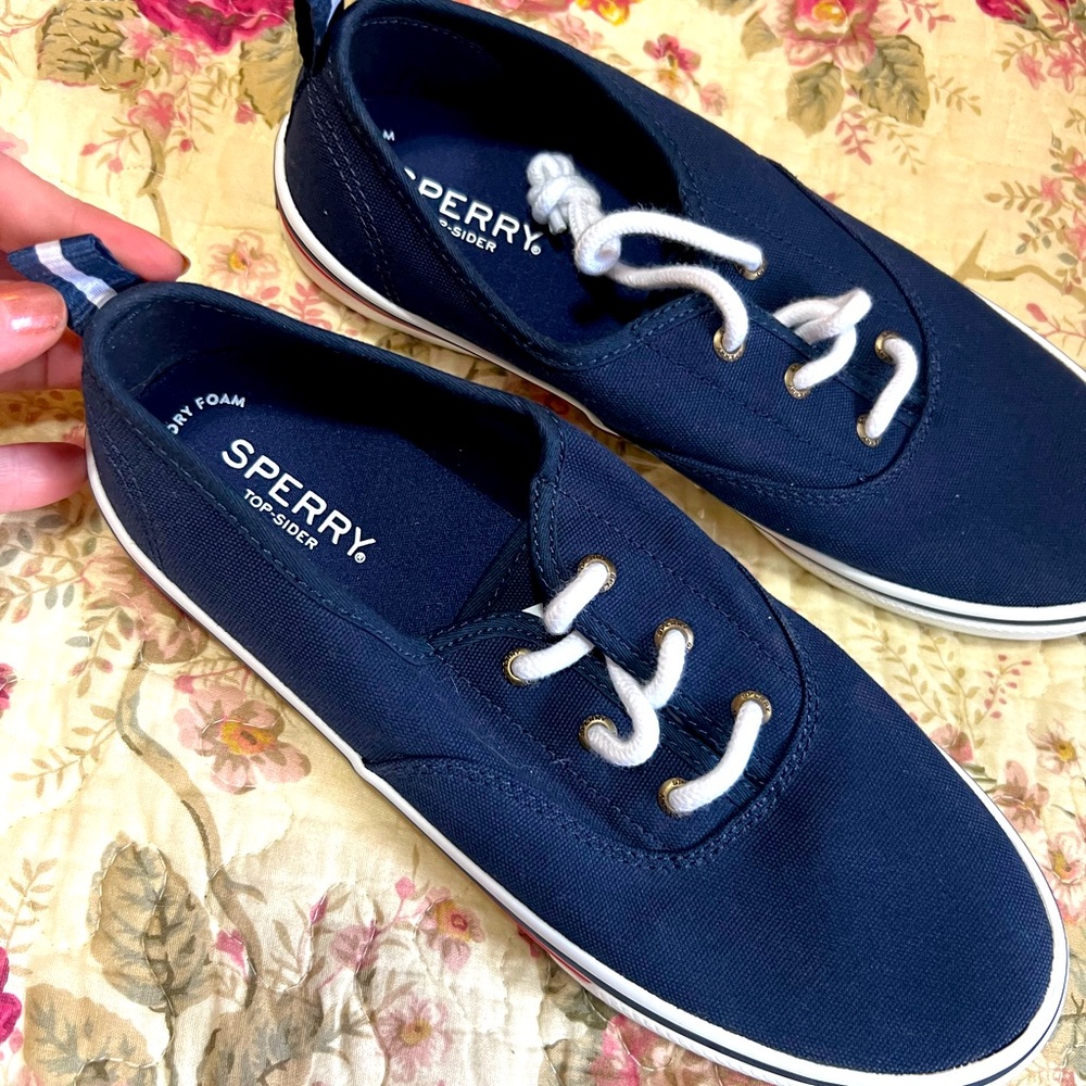 Sherry women size 8.6 NWT navy shoes